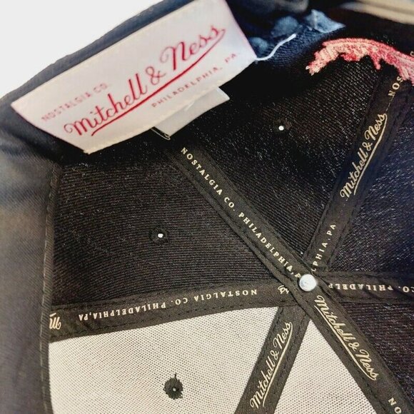 Mitchell & Ness Mens Miami Heat Snapback Hat Cap Adjustable Spray Paint Black - Picture 7 of 7